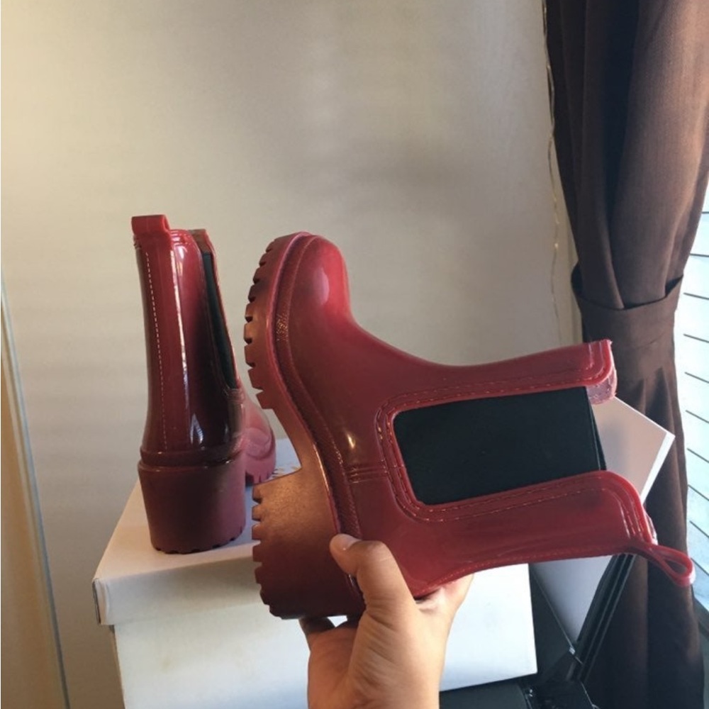 Wine colored rain boots - Picture 2 of 5